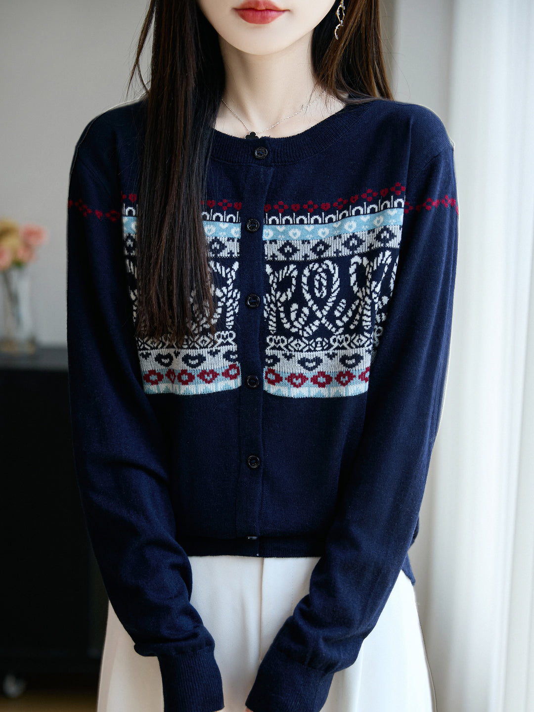 Women's Lightweight Fine Knit Cardigan with Nordic Jacquard Pattern and Fine Button Placket Mune Fashion