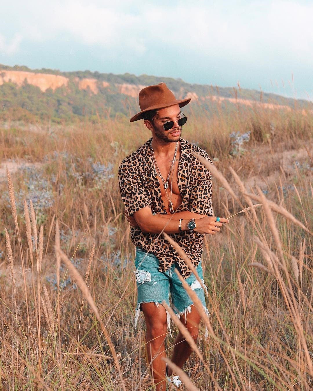 Men's short-sleeve shirt with modern leopard print and casual fit Mune Fashion
