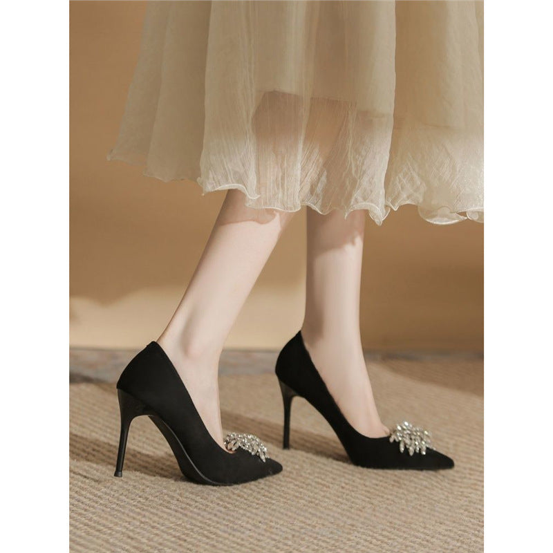Women's pointed velvet pumps with high stiletto and crystal brooch Mune Fashion