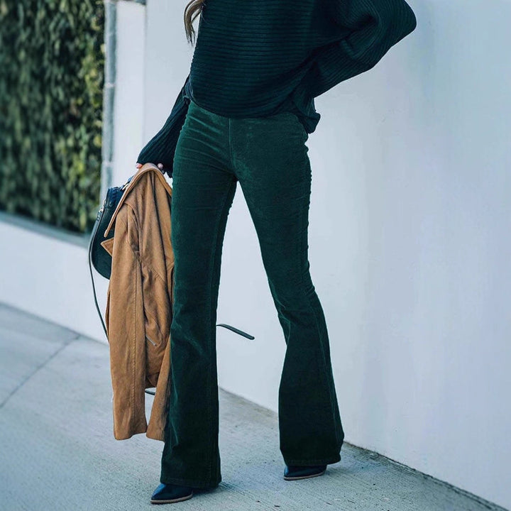 Women Elegant and figure-flattering flared pants Mune Fashion