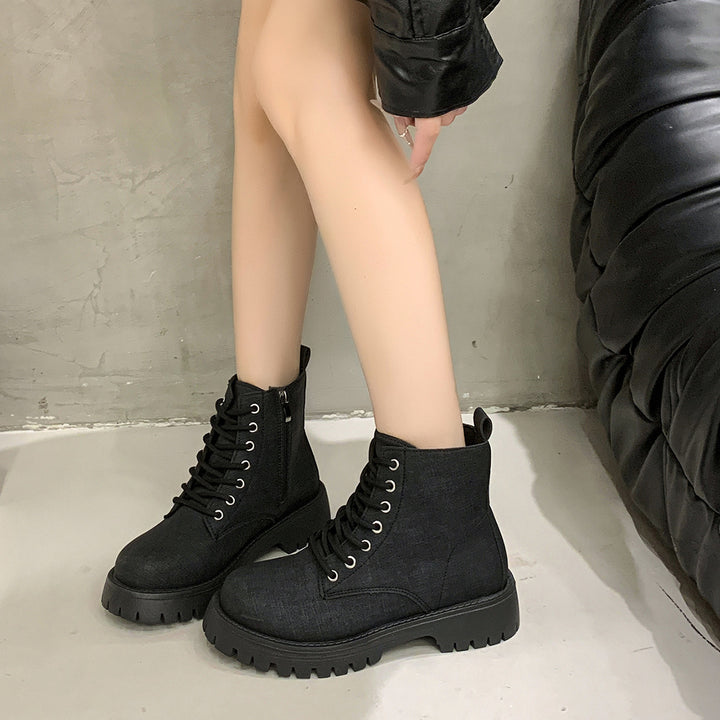 Women's sturdy lace-up boots with a low profile, padded comfort insole and side zipper Mune Fashion
