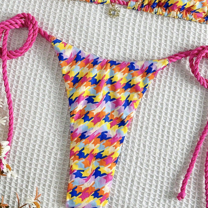 Women's Triangle Bikini with Colorful Geometric Pattern Mune Fashion