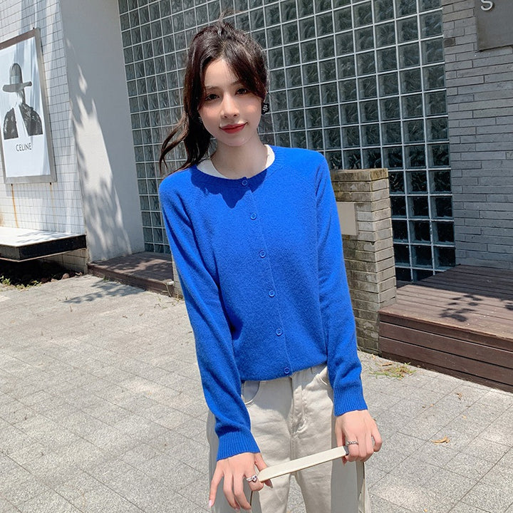 Women's Short-Cut Fine Knit Cardigan with Round Neckline and Boxy Fit Mune Fashion