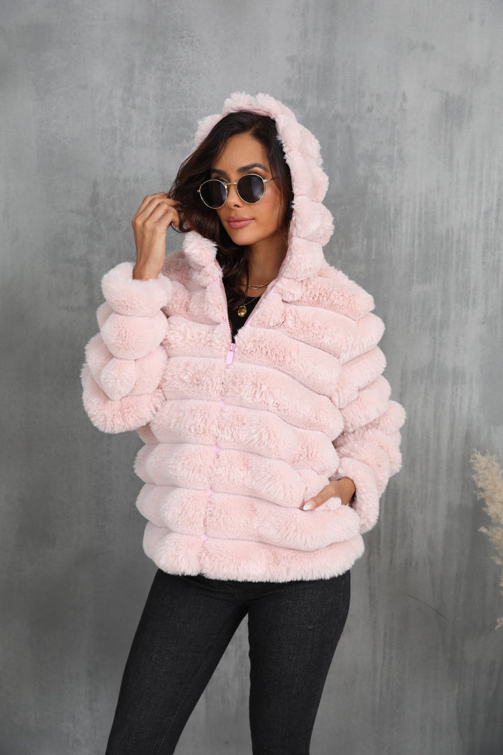 Women's Trendy Hooded Jacket Made Of Faux Fur with Textured Pattern Mune