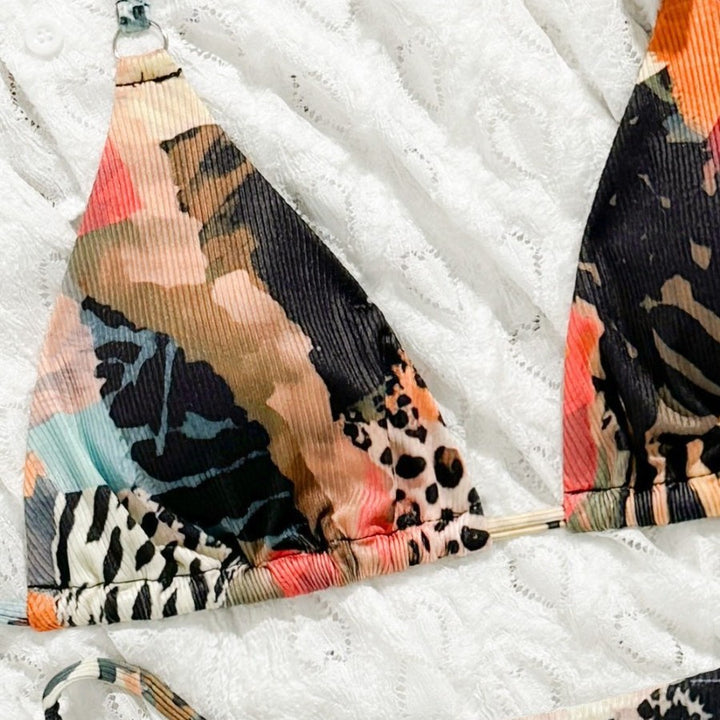 Women's triangle bikini with colorful pattern and adjustable straps Mune Fashion