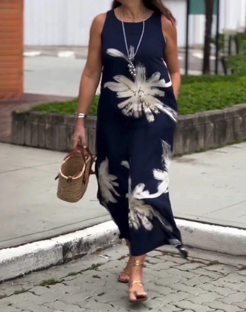 Women sleeveless casual maxi dress made of lightweight jersey with large brush flower pattern and hidden side pockets Mune Fashion