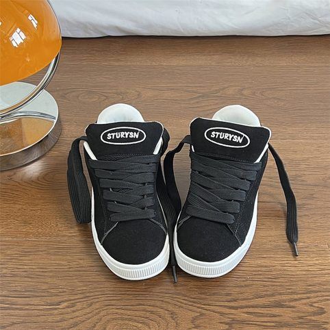 Women's sporty sneakers made of soft suede with non-slip sole Mune Fashion
