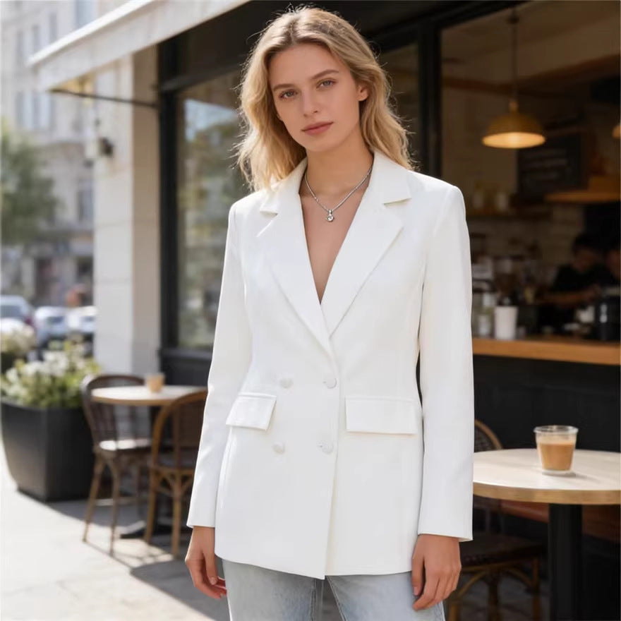 Women's tailored double-breasted blazer with patch pockets and Viennese seams Mune Fashion