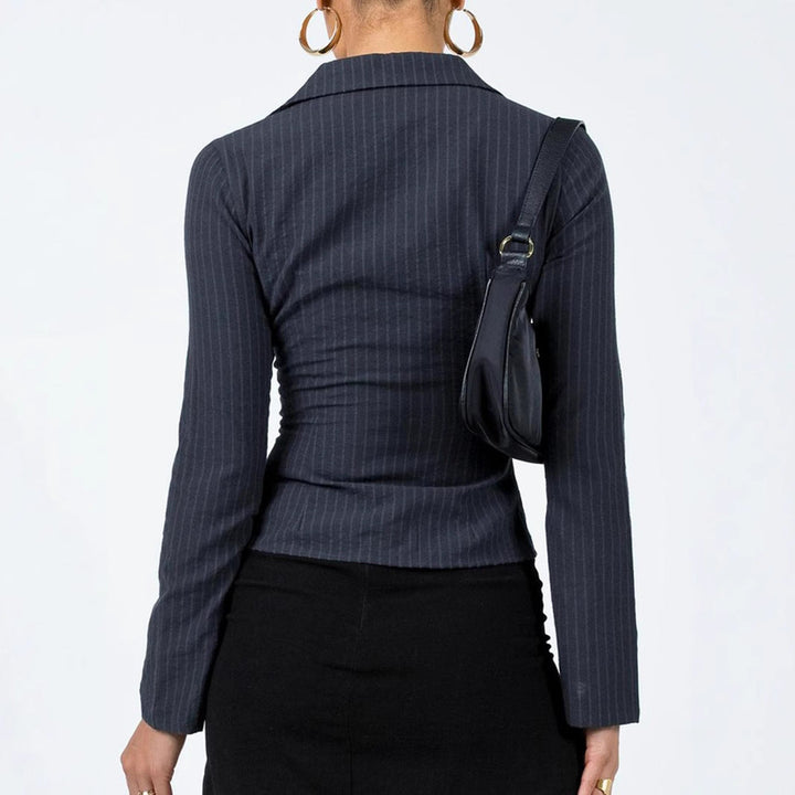 Women's Fitted Striped Shirt with Classic Collar Mune
