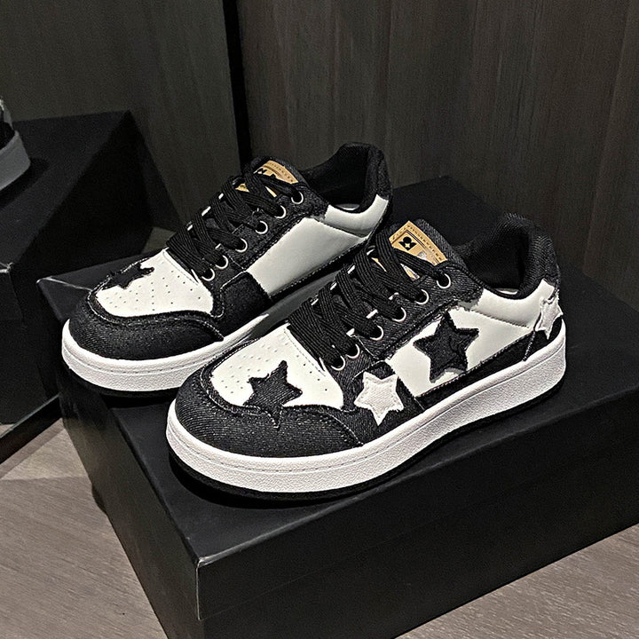 Women's plateau sneakers with star appliqués and padded inner lining Mune Fashion