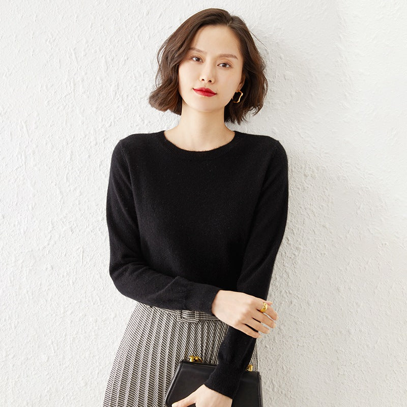 Women's Short-Cut Fine Knit Sweater with Round Neckline and Ribbed Hem Mune Fashion
