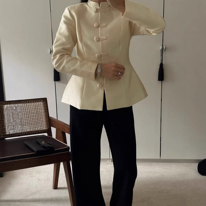Women Chinese inspired jacket with stand-up collar and decorative knot closures Mune Fashion