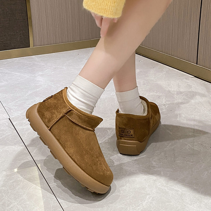 Women's Insulated Ankle Boots with Teddy Lining and Non-Slip Profile Sole Mune Fashion