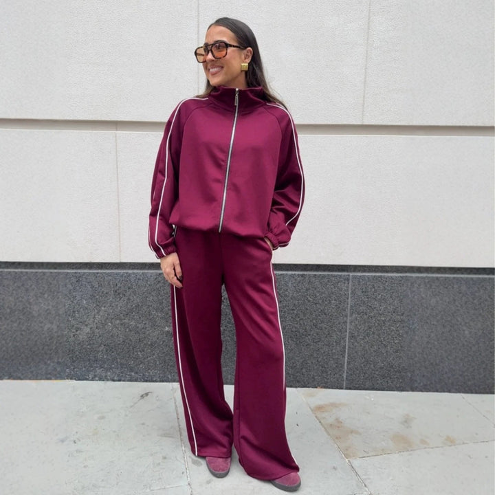 Women Two-Piece Training Set with Zipper and Contrast Piping Mune Fashion