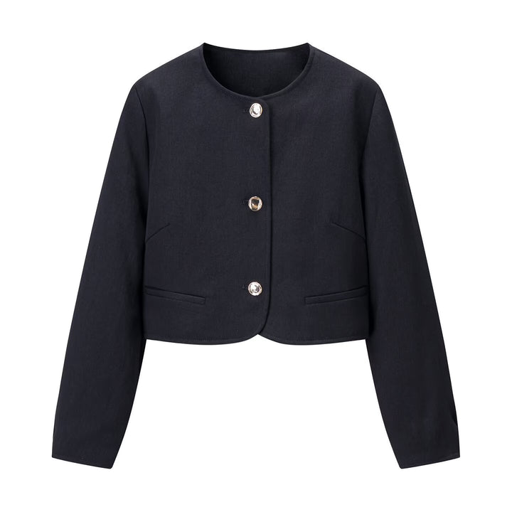 Women's short blazer without collar with round neckline, decorative button closure and piped pockets Mune Fashion