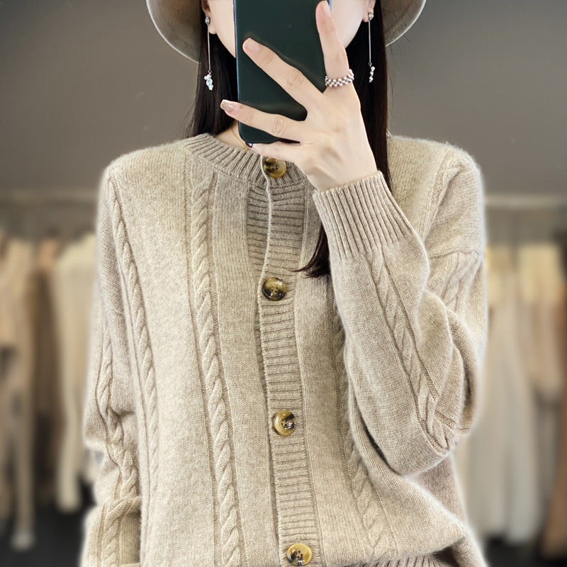 Women's Cashmere-like Cable Knit Cardi with Round Neck and Horn Look Buttons Mune Fashion