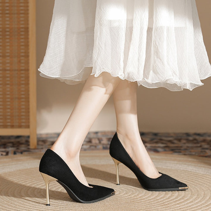 Women's velvet pumps with narrow gold-colored stiletto heel and metal cap detail Mune Fashion