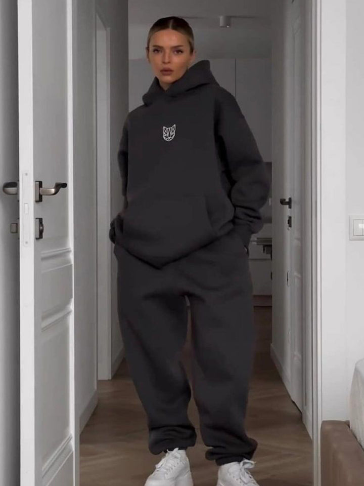 Women's Cropped Hoodie and Loose High-Waist Jogging Pants Set Mune Fashion