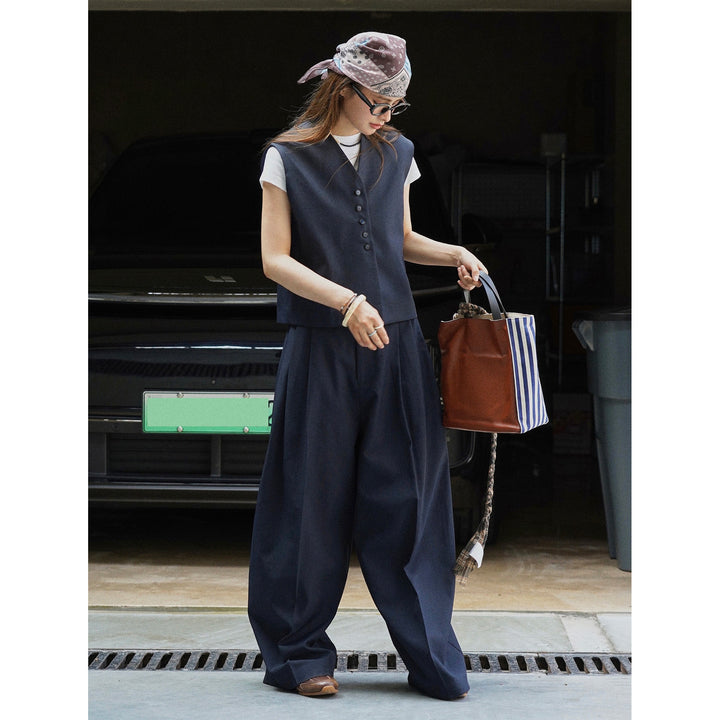 Women's Oversized Tailoring Vest with V-Neck and Continuous Button Placket Mune Fashion