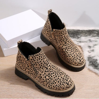 Ladies Chelsea ankle boots with textured rubber sole and side zipper Mune Fashion