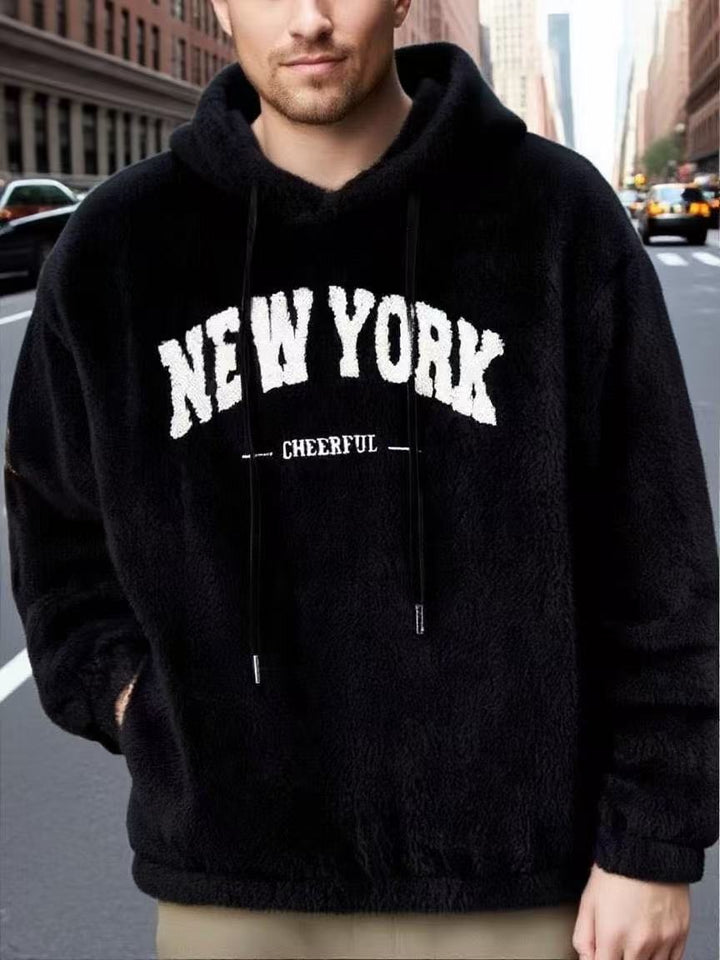 Men's cozy fleece hoodie with relief logo, drawstring and kangaroo pocket Mune Fashion