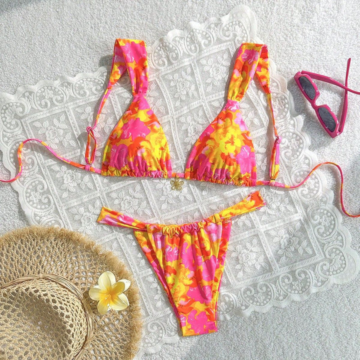 Ladies floral pattern triangle bikini with adjustable straps Mune Fashion