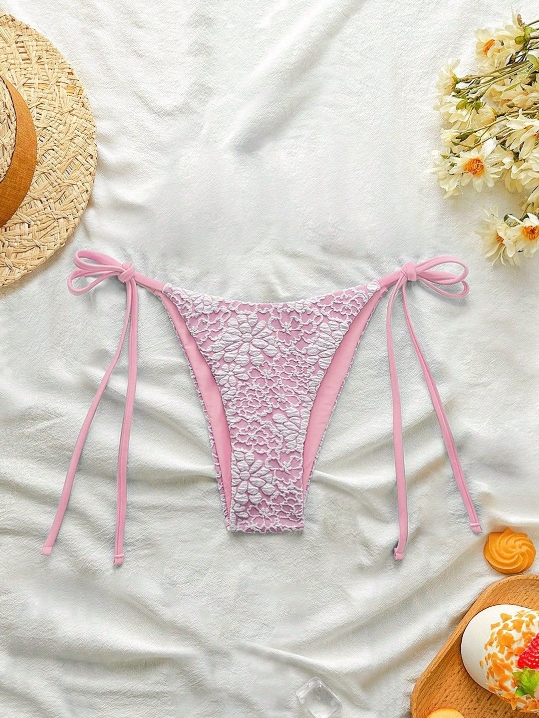 Women's bikini bottom with floral lace applications Mune Fashion