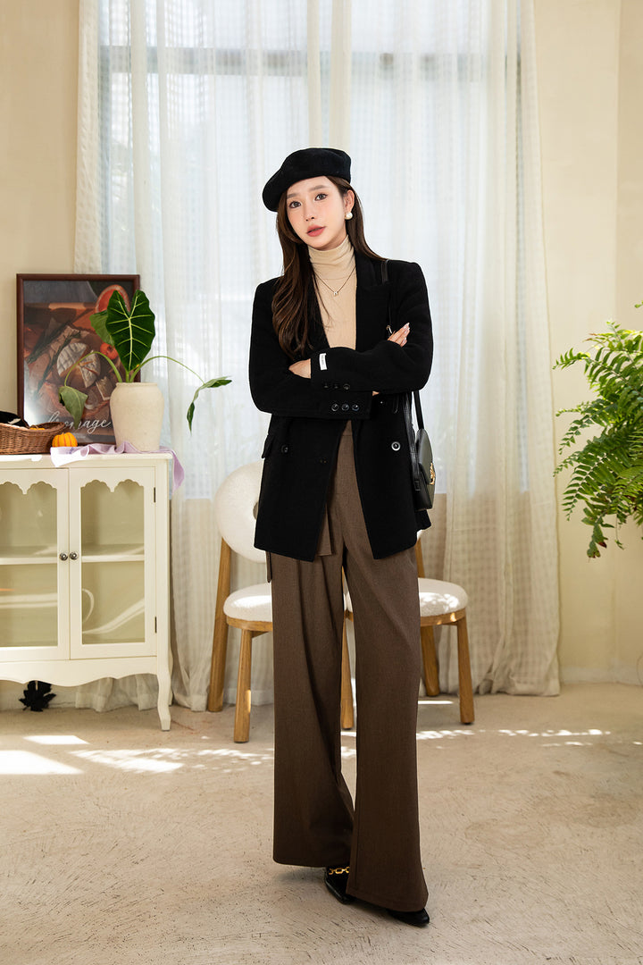 Women's double-breasted wool coat with lapel collar and feminine tailoring Mune Fashion