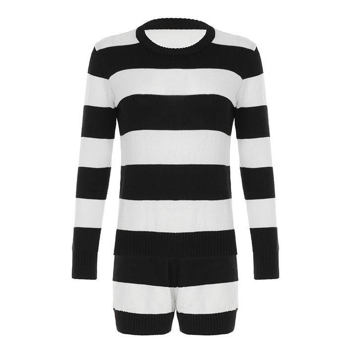 Women's striped round neck sweater made of fine knit with ribbed cuffs and slim fit Mune Fashion