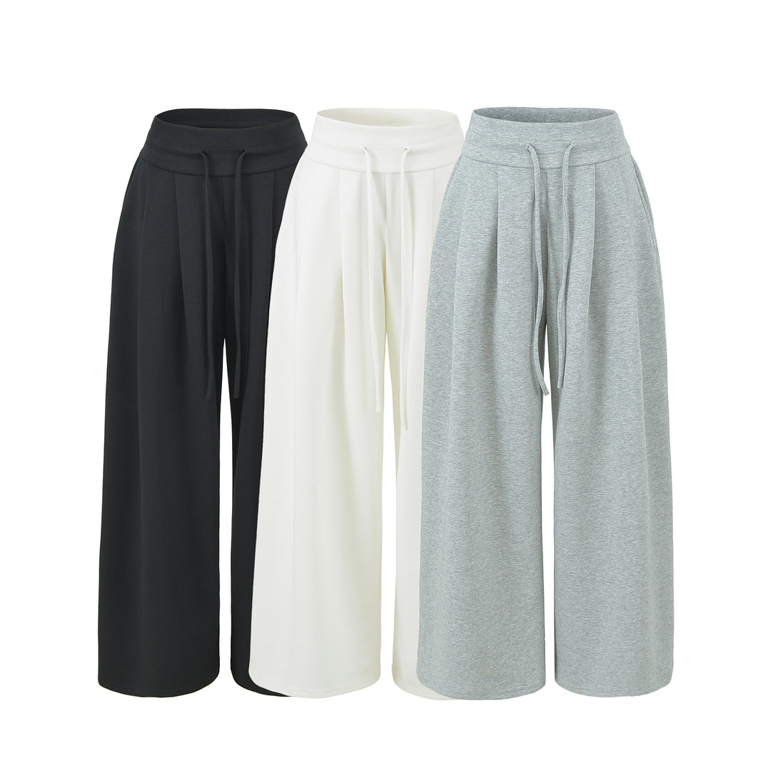 Women's wide culotte sweatpants with high waistband, drawstring and dividing seams