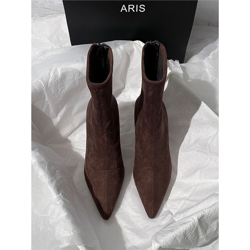 Women pointed toe ankle boots made of suede with sculpted heel and slim shaft Mune Fashion