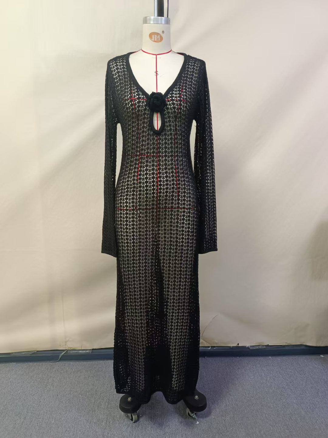 Ladies crocheted beach cover-up with front cut-out Mune Fashion