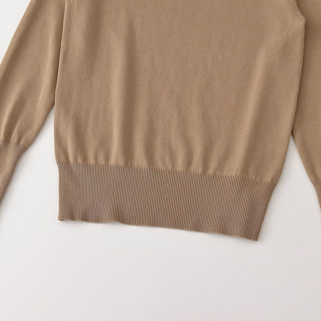 Women's fine knit pullover with stripe pattern, round neckline and decorative button detail Mune Fashion