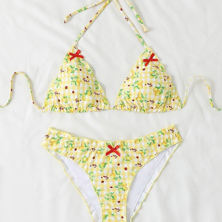 Women's triangle bikini with floral pattern and ruffle details Mune Fashion