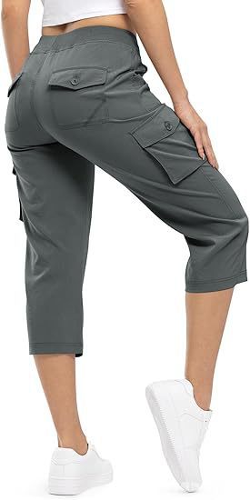 Women's capri cargo pants in Bermuda length with high waist and patch flap pockets Mune Fashion