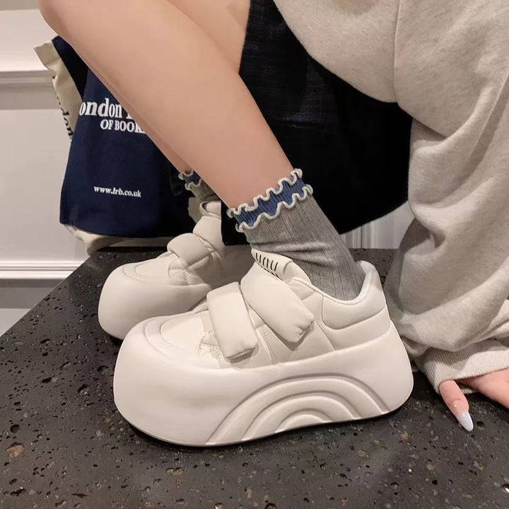 Women's platform sneaker with practical Velcro fasteners and ergonomic sole Mune Fashion