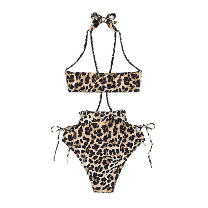 Women’s Triangle Bikini with fashionable lacing details Mune Fashion