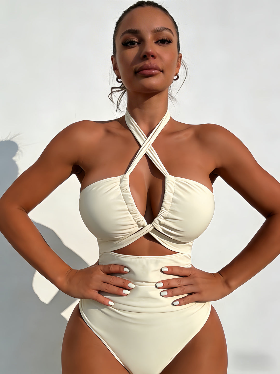 Women's One-Piece Swimsuit with Elegant Knot Design Mune Fashion