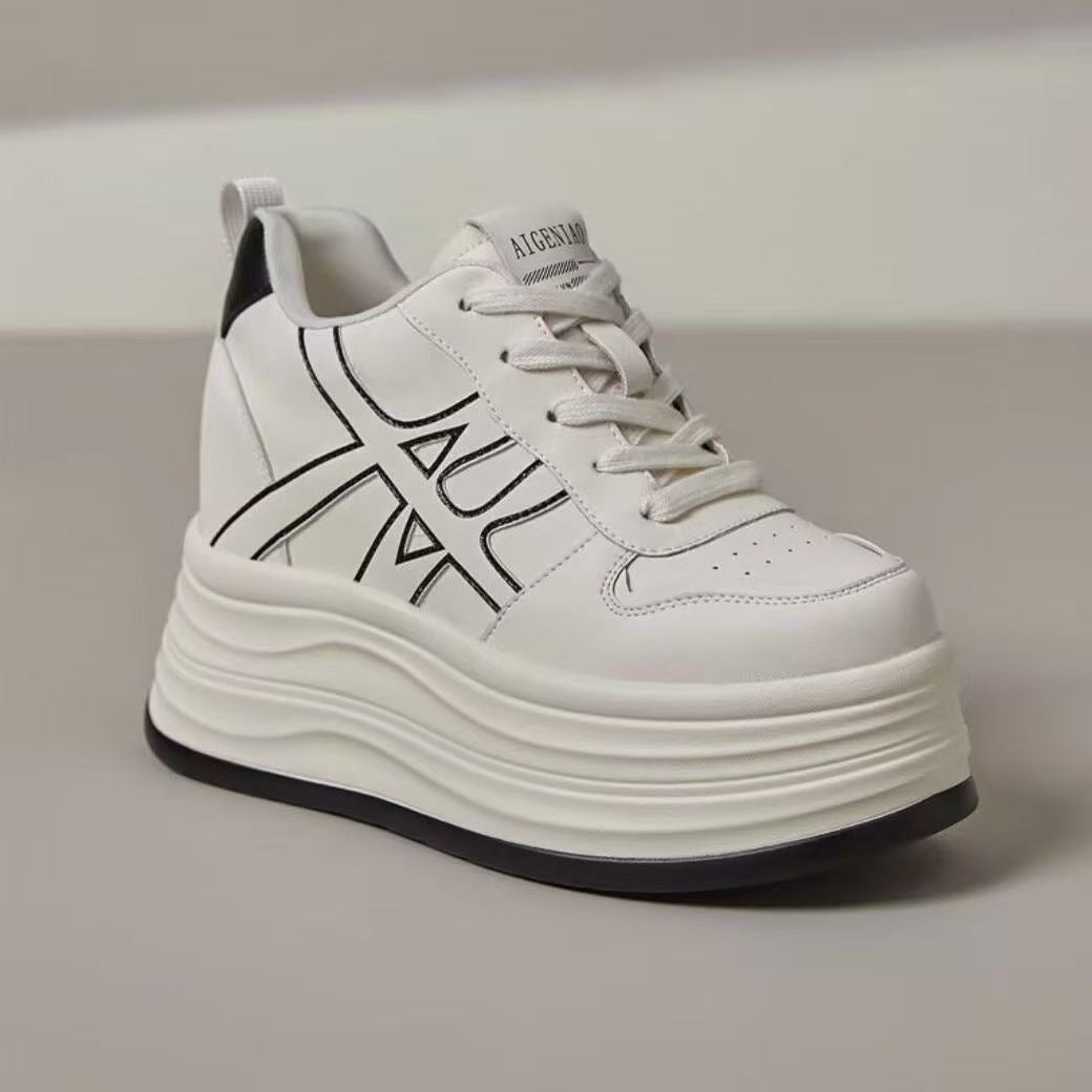 Ladies Platform Sneaker with graphic pattern and cushioning sole Mune Fashion