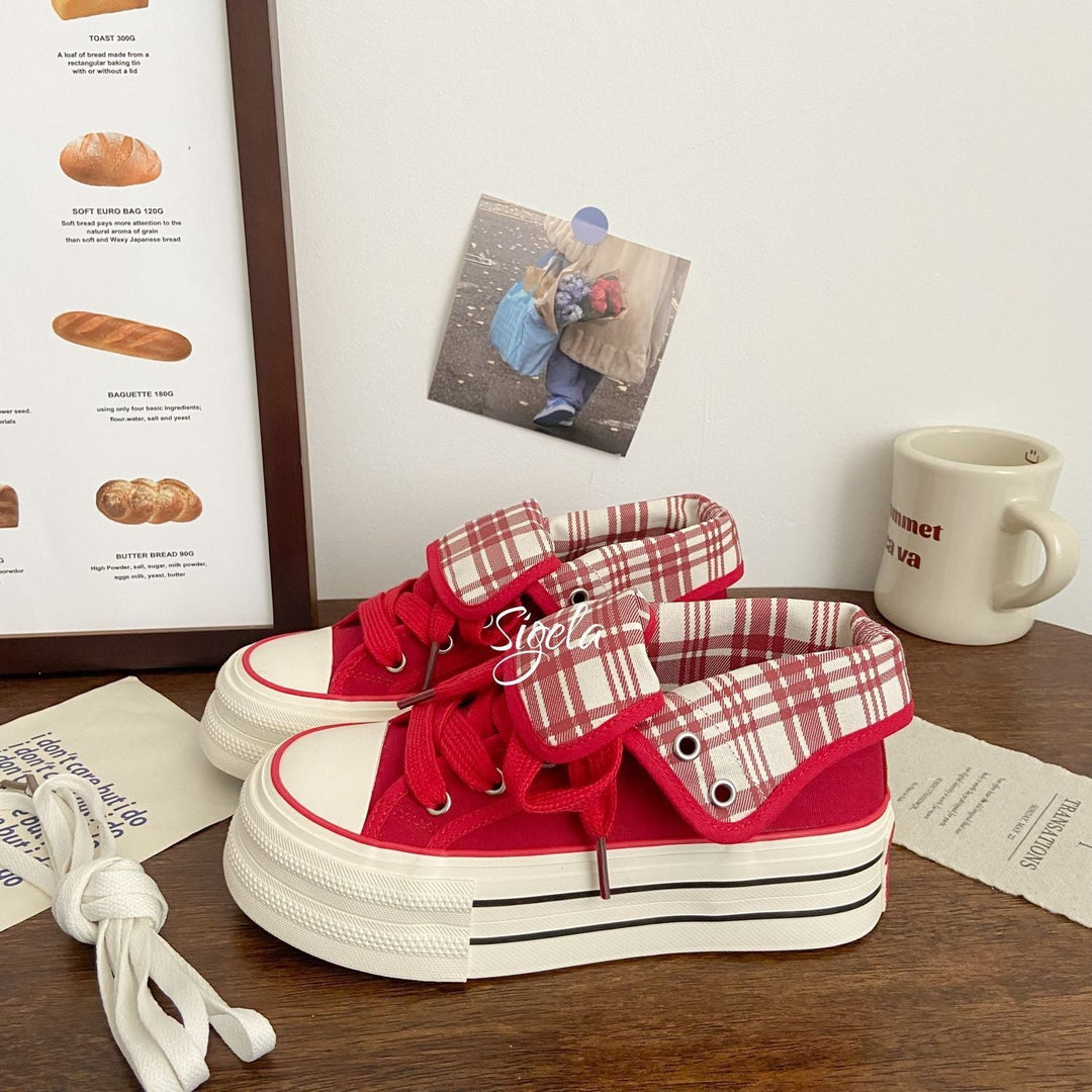 Women’s Platform Sneakers with Playful Check Pattern and Practical Lacing Mune Fashion