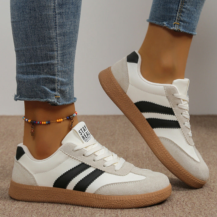 Women sneakers in modern sports design with comfortable cushioning Mune Fashion