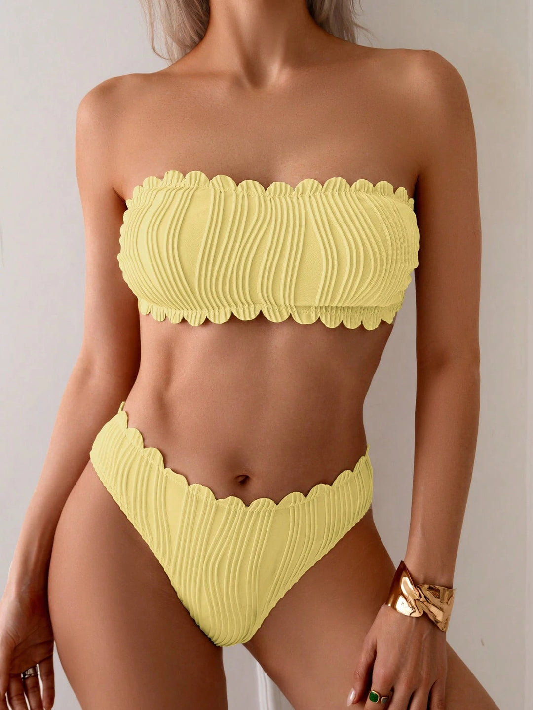 Women Bandeau Bikini with fashionable wave pattern Mune Fashion