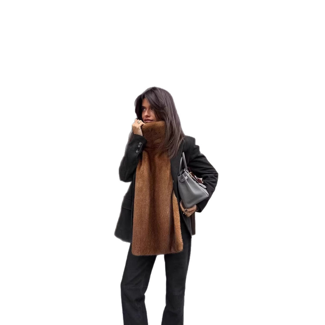 Ladies long luxurious faux fur stole with high cozy collar Mune Fashion