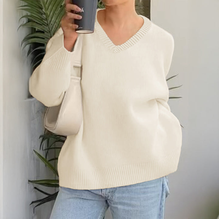 Women's oversized V-neck fine knit sweater with dropped shoulder, long kimono sleeves and wide ribbed trim Mune Fashion