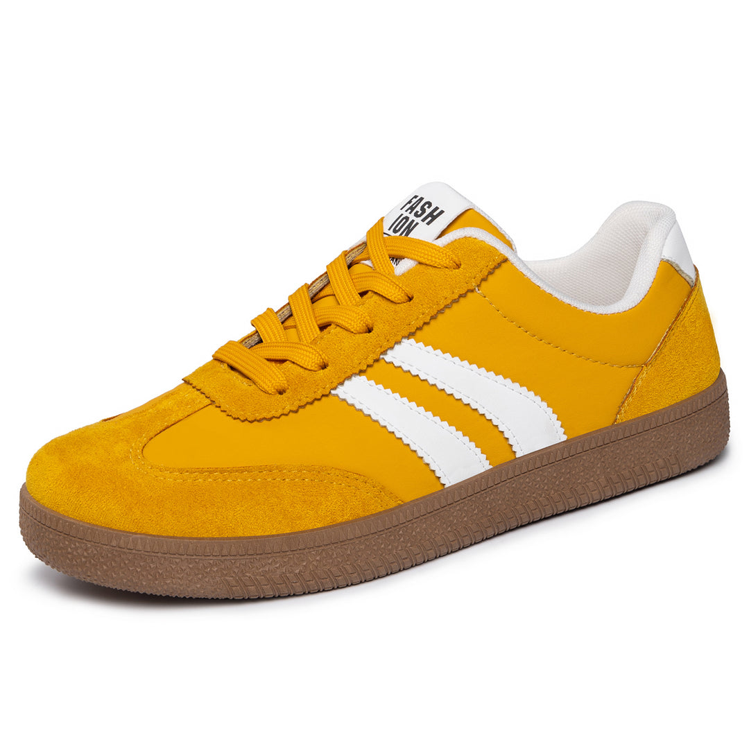 Men's retro sneakers with suede and textile upper material, classic three-stripe look and profile rubber sole Mune Fashion