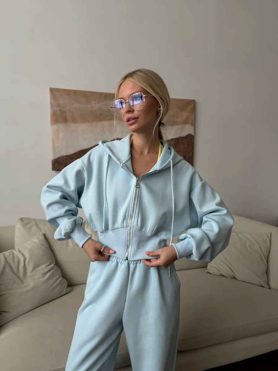 Women cropped zip-up hoodie with hood and high-cut relaxed jogging pants with elastic waistband Mune Fashion