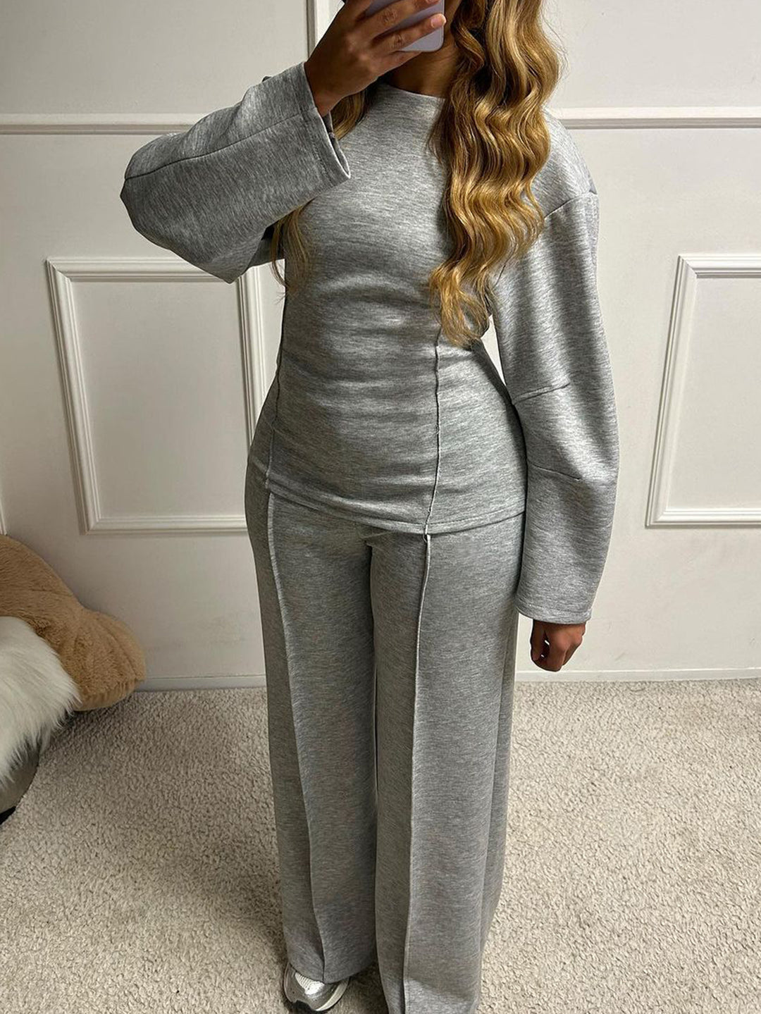 Women's soft lounge set with fitted sweatshirt, sculpting seam details, and wide palazzo pants leg Mune Fashion