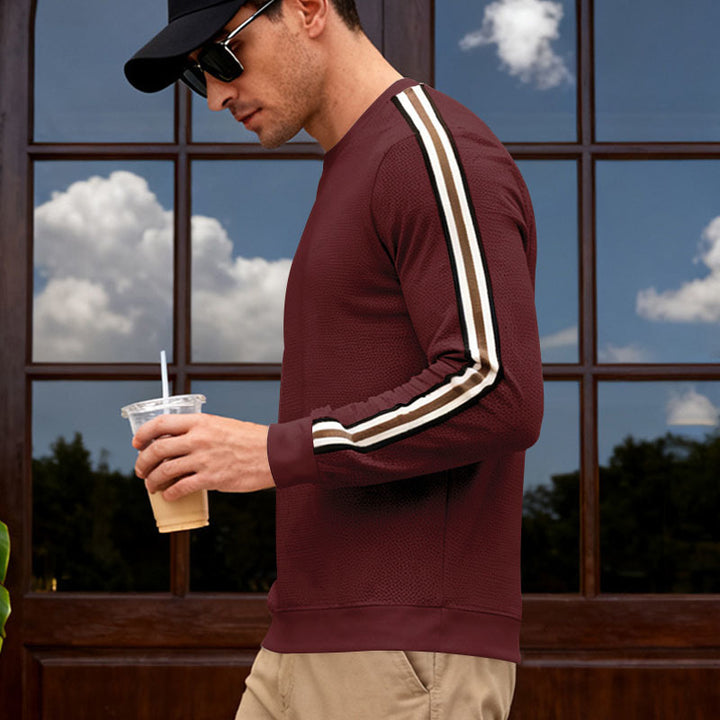 Men's structured sweatshirt with fine waffle texture, contrasting side stripes on the sleeves and a fitted cut Mune Fashion