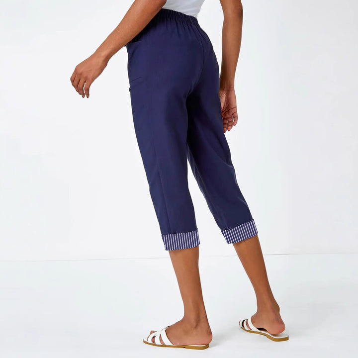 Women's Cropped Capri Pants with Elastic Waistband, Patch Pockets and Contrasted Cuff Mune Fashion