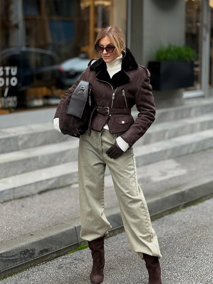 Women's short jacket in biker style made of faux suede with teddy lining and belted waist Mune Fashion